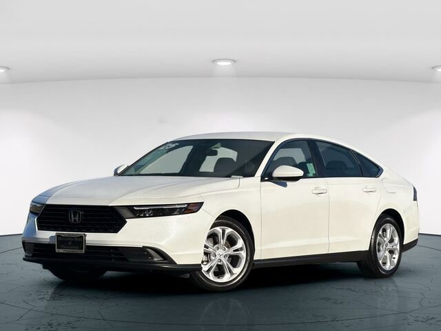 Used 2025 Honda Accord LX image 2