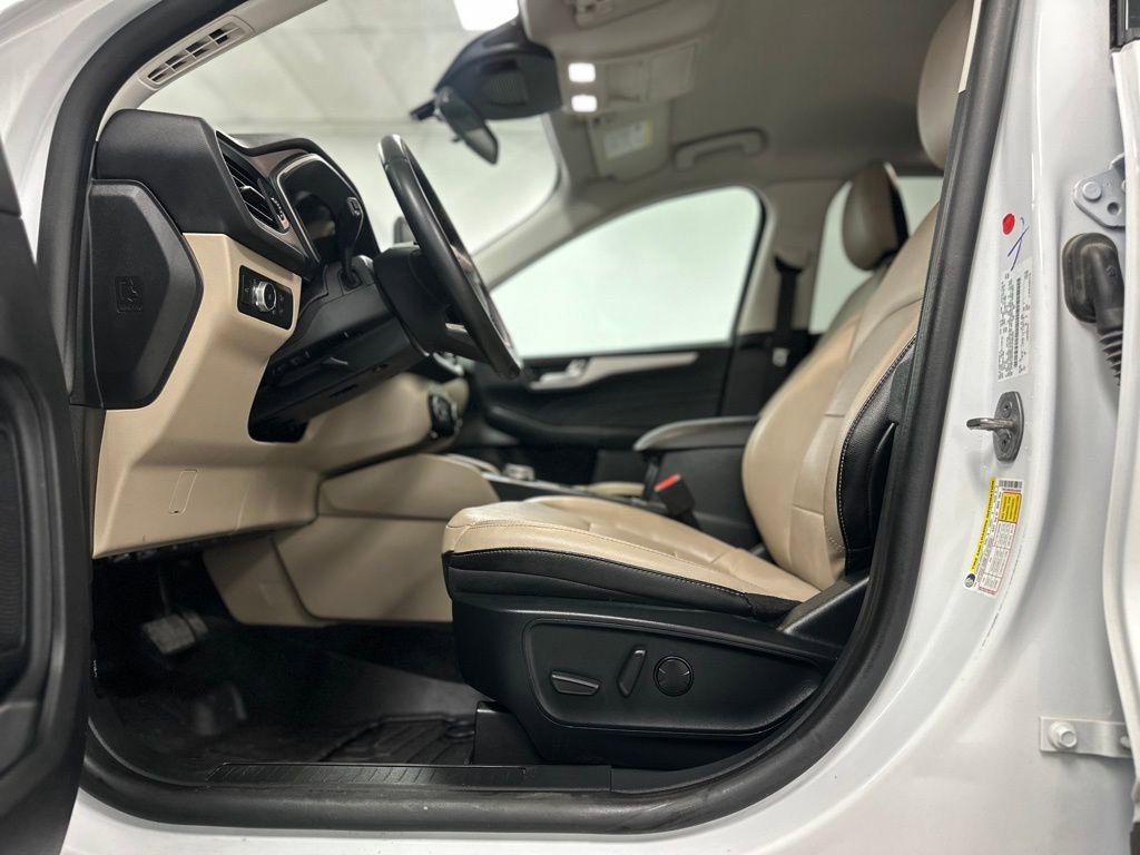 Certified 2022 Ford Escape SEL FWD image 17