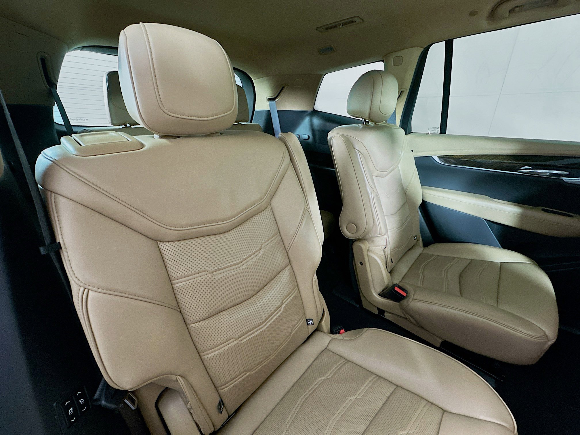 Used 2023 Cadillac XT6 Sport w/ Platinum Package image 29