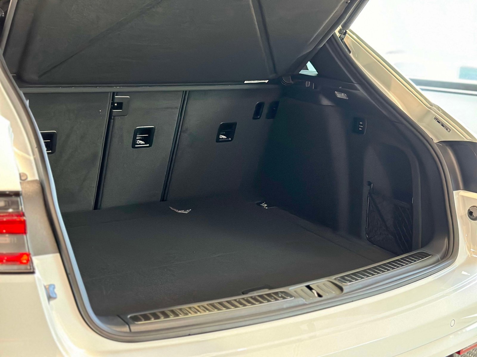 New 2026 Porsche Macan S image 13