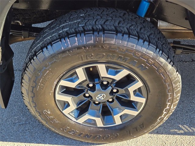 Used 2022 Toyota Tacoma TRD Off-Road w/ Technology Package image 10