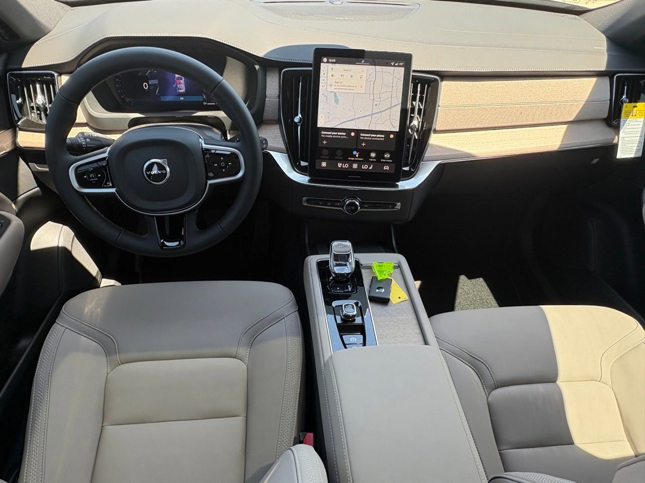 New 2026 Volvo XC90 B6 Plus w/ Protection Package Premier image 11