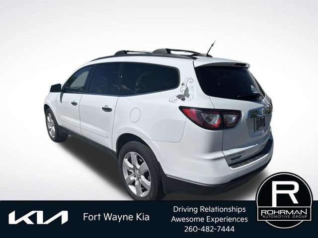 Used 2017 Chevrolet Traverse LT w/ Style and Technology Package FWD image 3