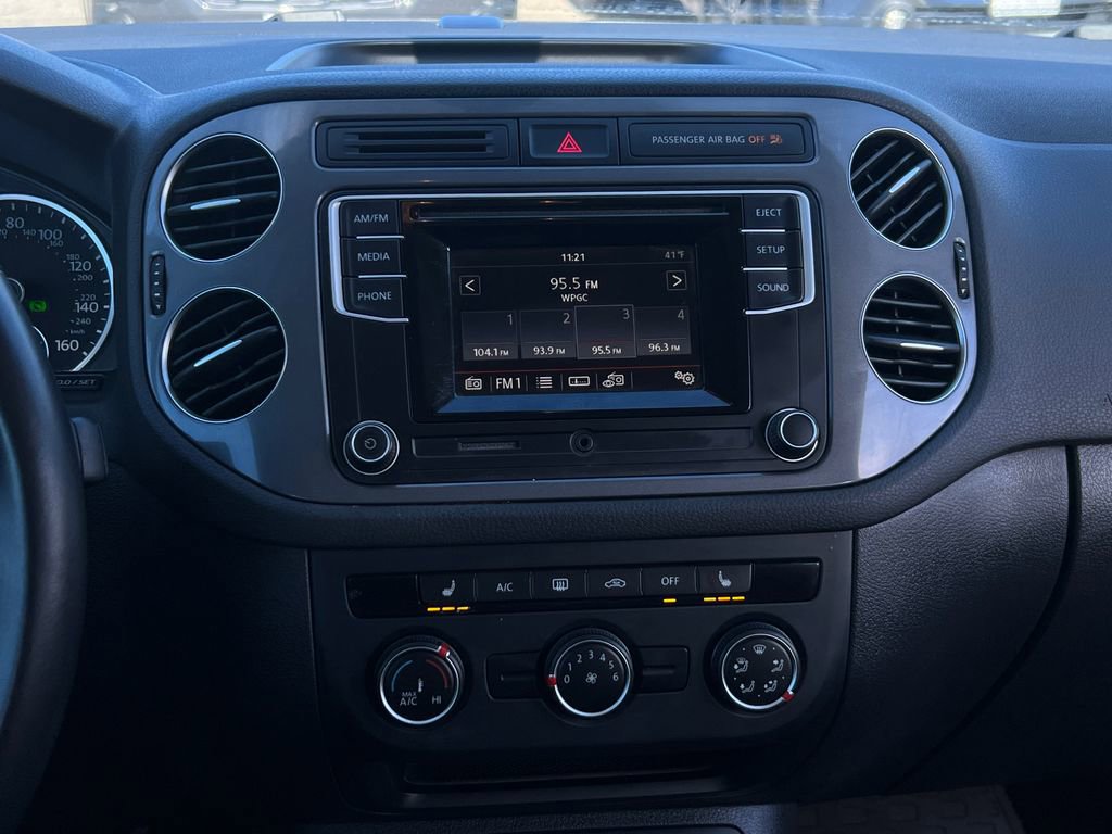 Used 2016 Volkswagen Tiguan S image 18