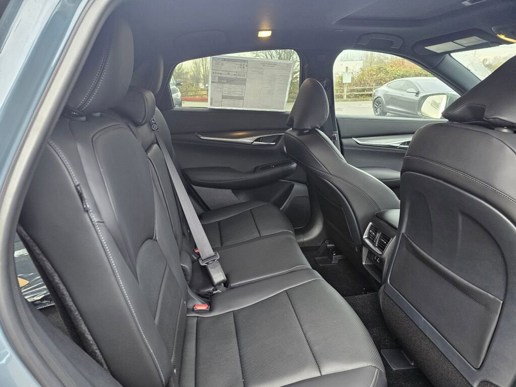 New 2025 INFINITI QX55 Essential image 15