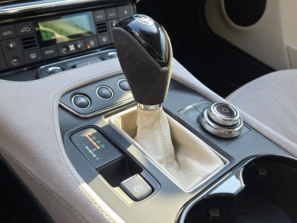 Used 2018 Maserati GranTurismo Sport image 19