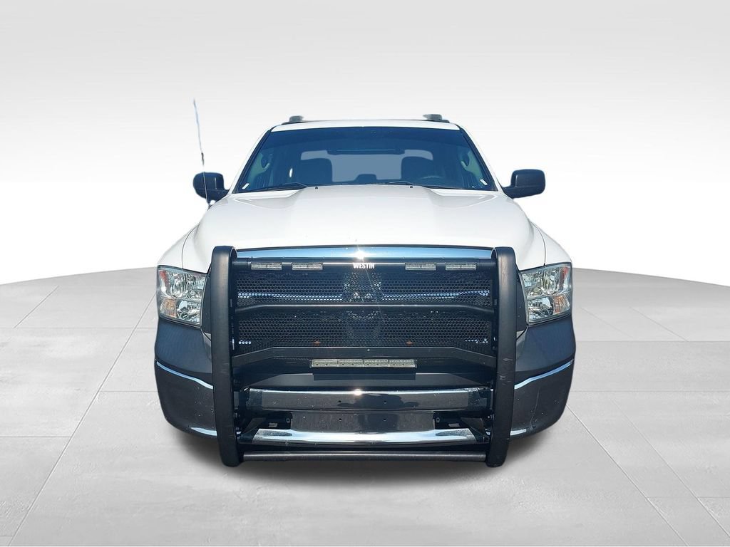 Used 2022 RAM 1500 4x4 Crew Cab Classic w/ Chrome Appearance Group image 8