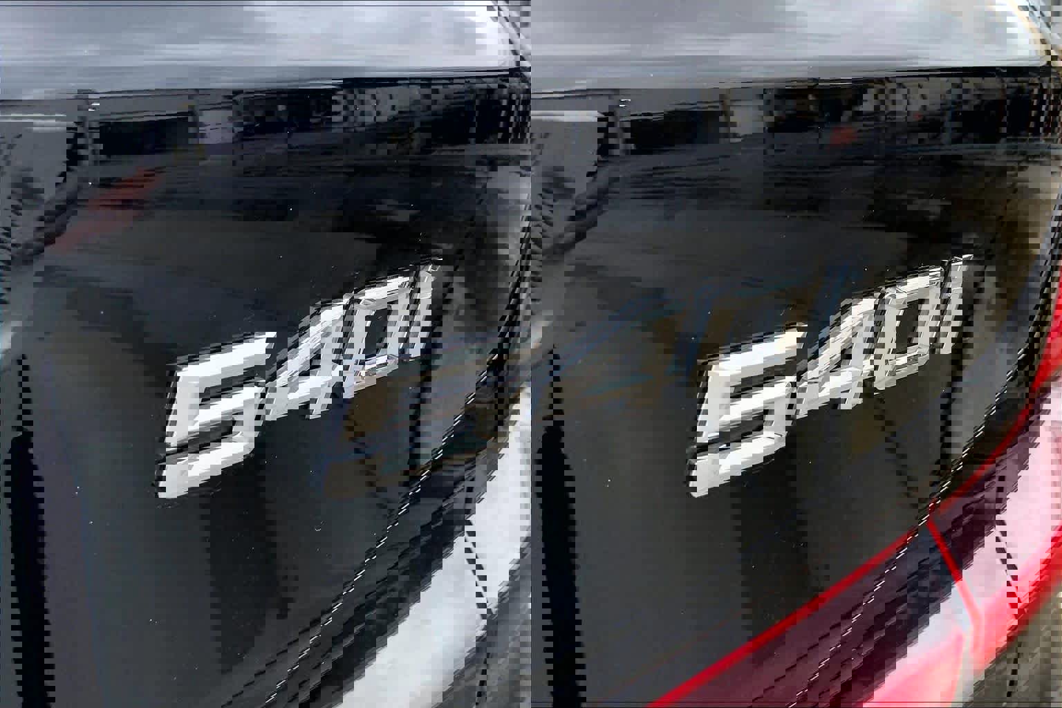 Used 2023 BMW 540i w/ Premium Package image 28