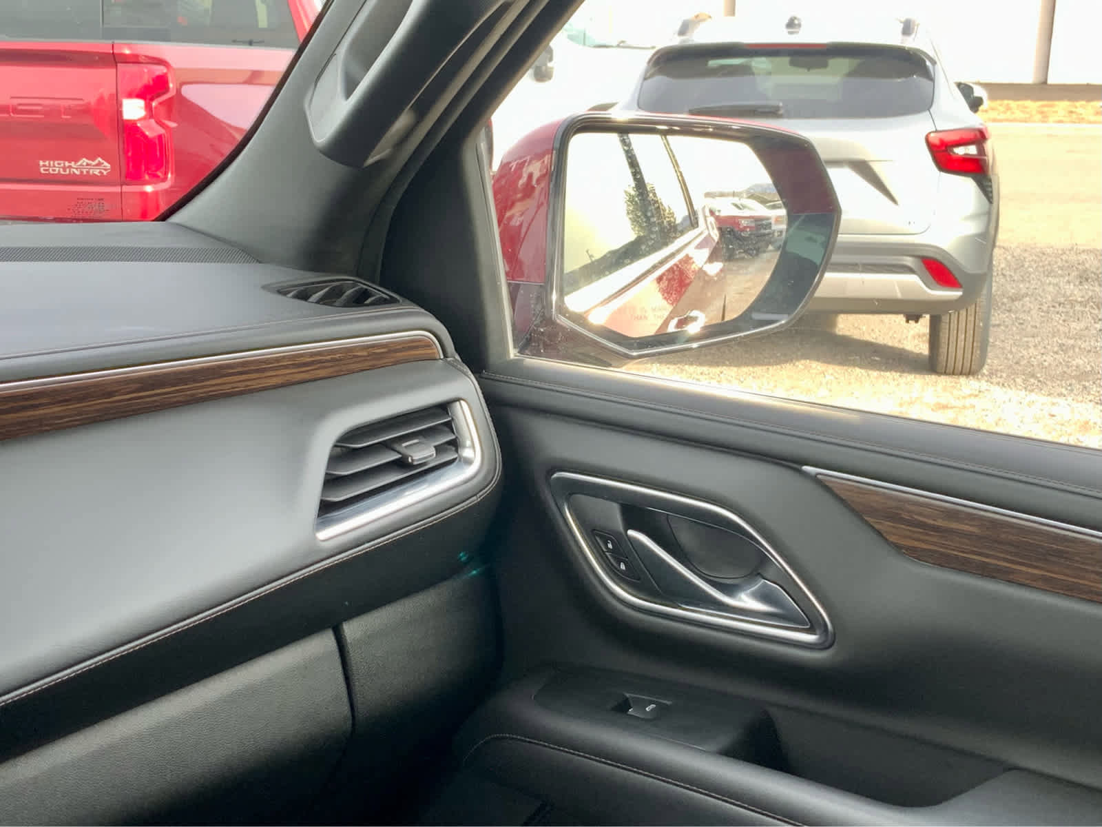 Used 2021 Chevrolet Suburban High Country image 39