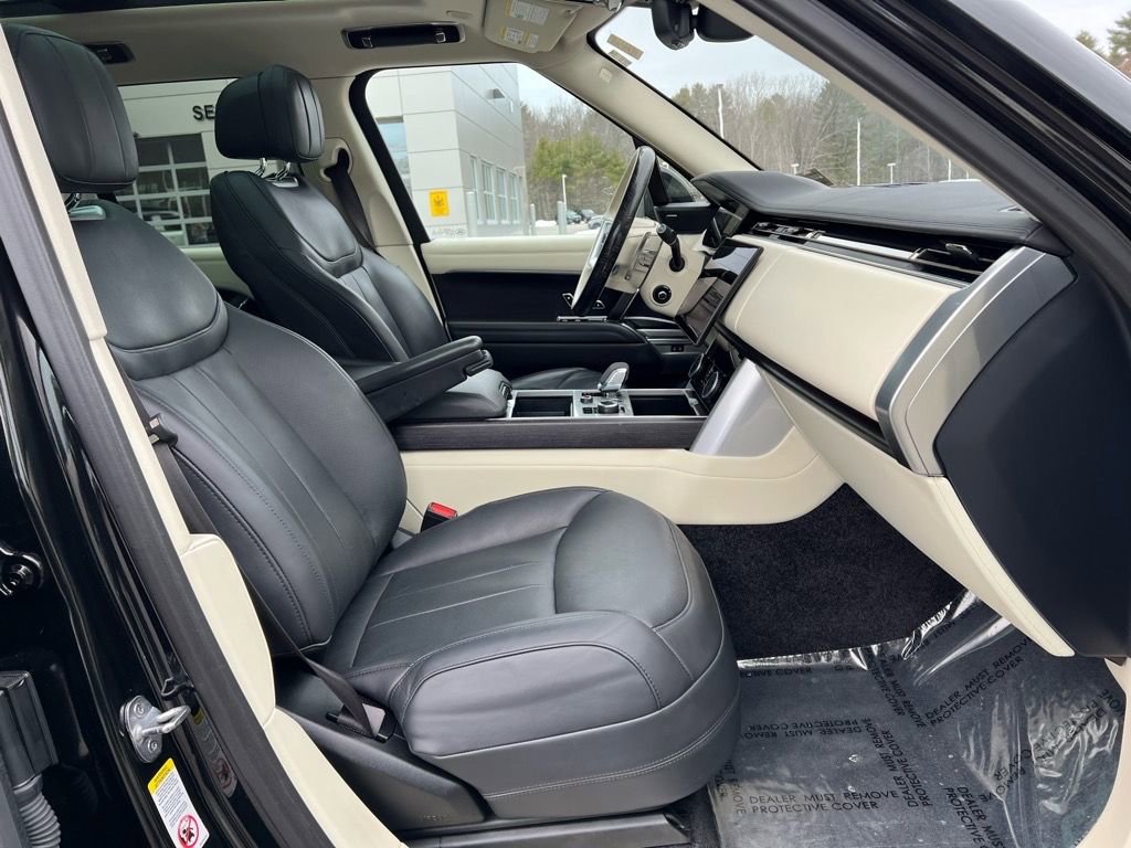 Used 2023 Land Rover Range Rover SE image 31
