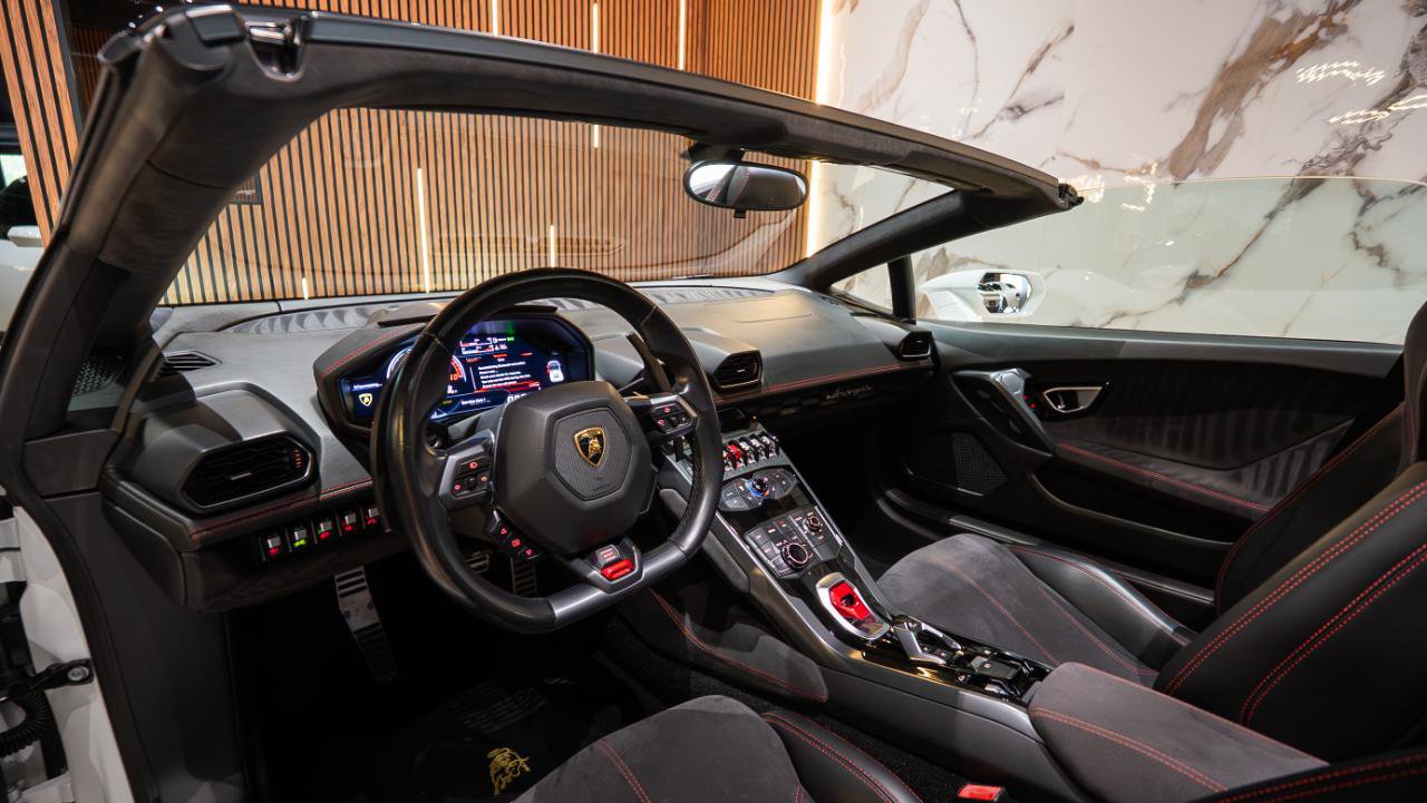 Used 2017 Lamborghini Huracan LP 580-2 RWD image 11