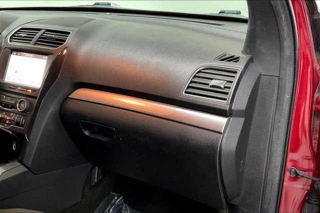 Used 2018 Ford Explorer XLT w/ Equipment Group 202A image 16