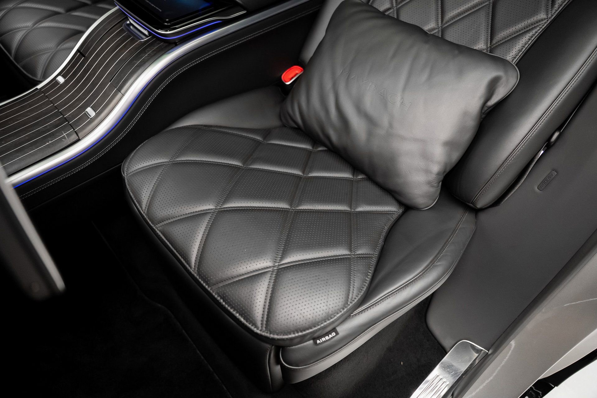 Used 2024 Mercedes-Benz Maybach EQS 680 4MATIC image 68