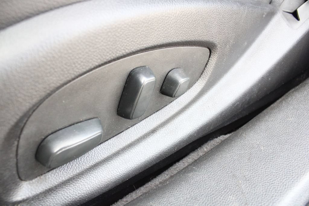 Used 2018 Chevrolet Impala LT FWD image 3
