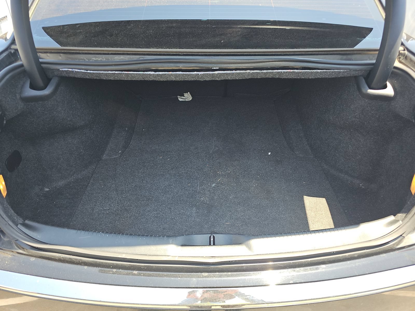 Used 2018 Chrysler 300 Touring L RWD image 15