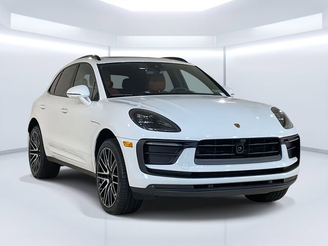 New 2026 Porsche Macan image 3