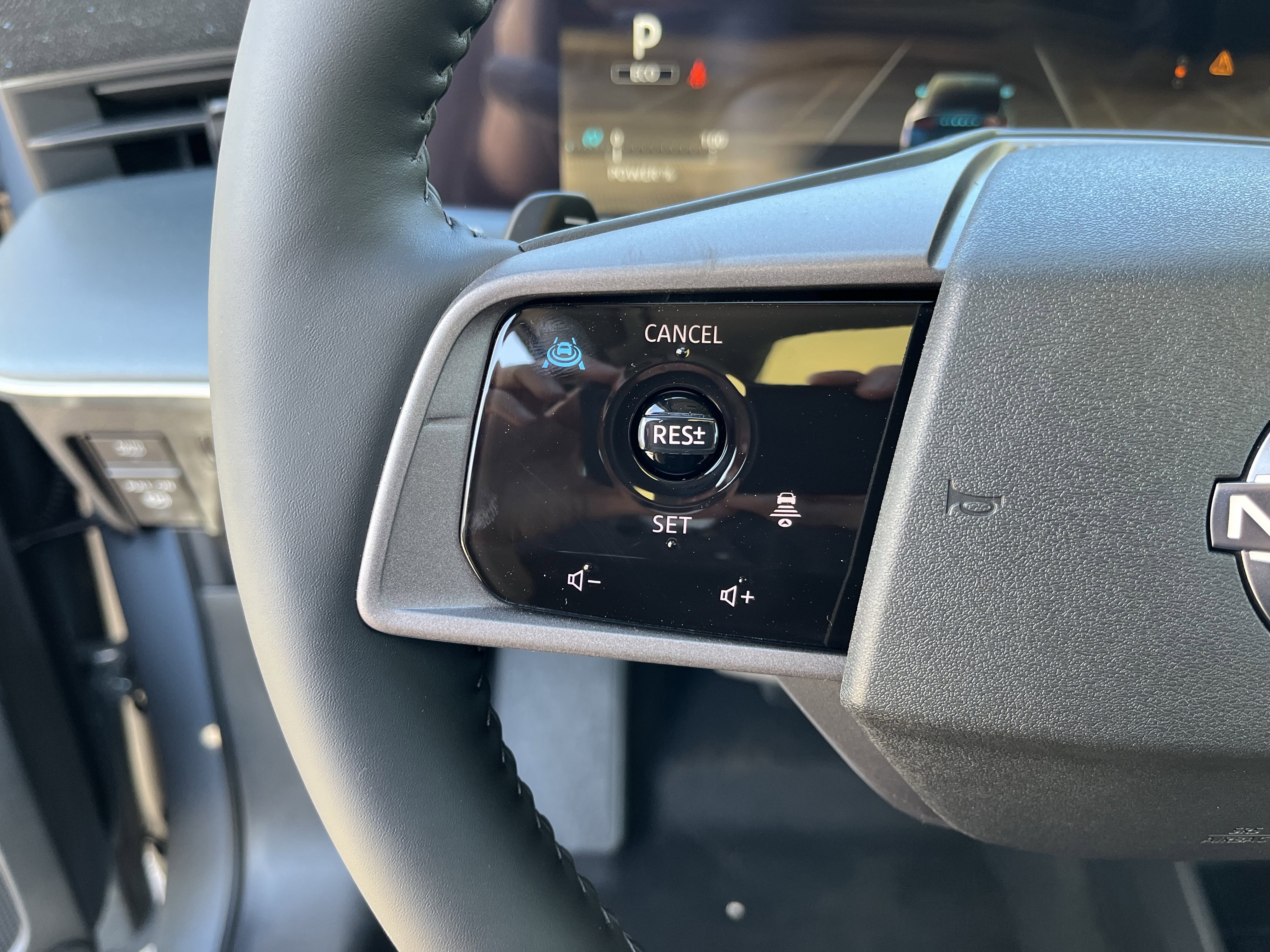 New 2026 Nissan Leaf Platinum+ w/ Cargo Package (Platinum+) image 16