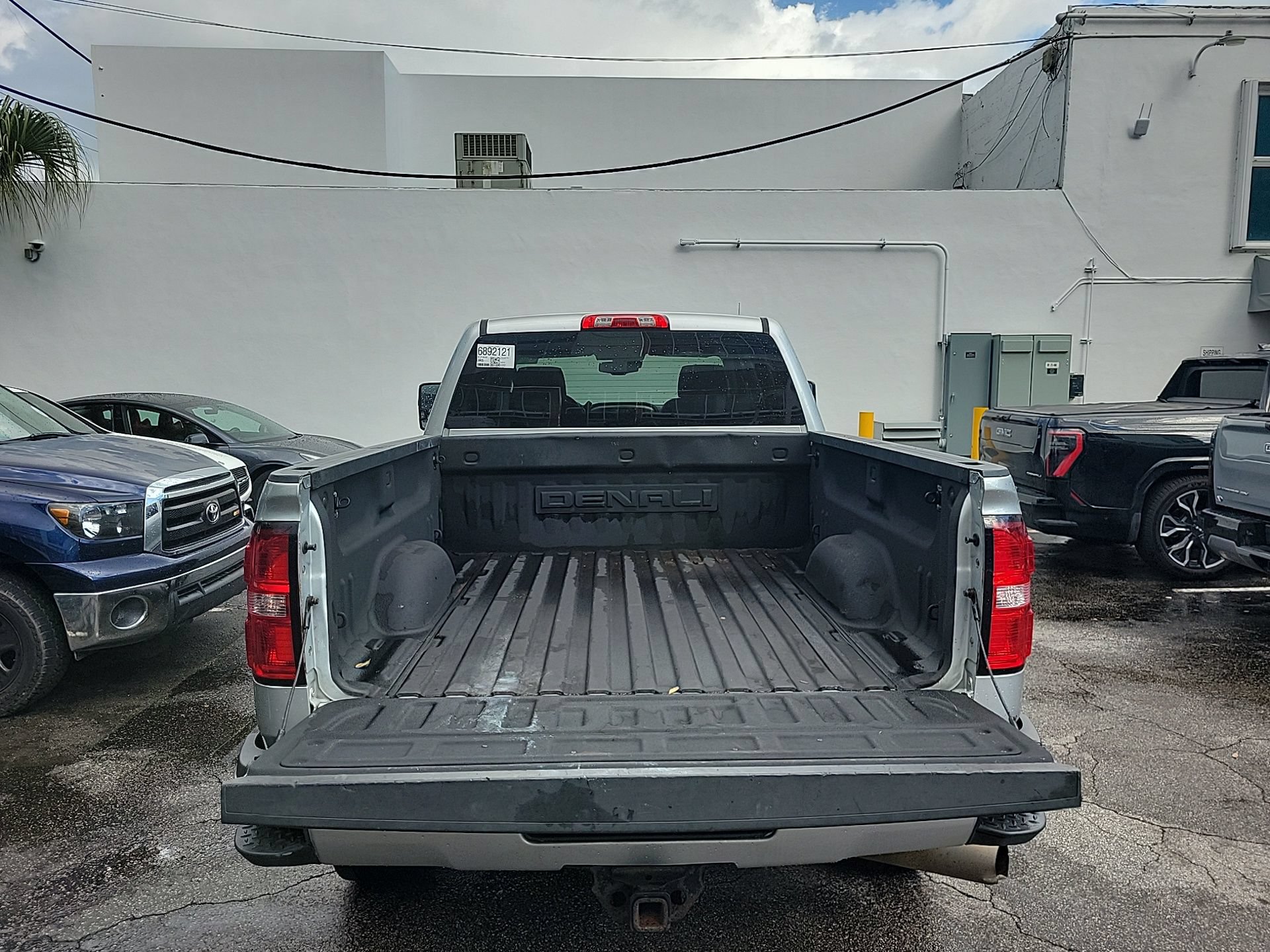 Used 2018 GMC Sierra 2500 Denali w/ Duramax Plus Package AWD/4WD image 17