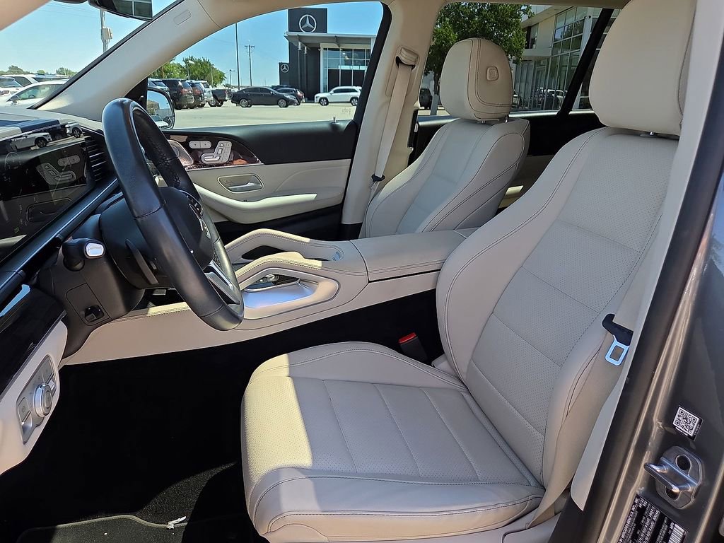 Used 2022 Mercedes-Benz GLS 450 4MATIC image 16