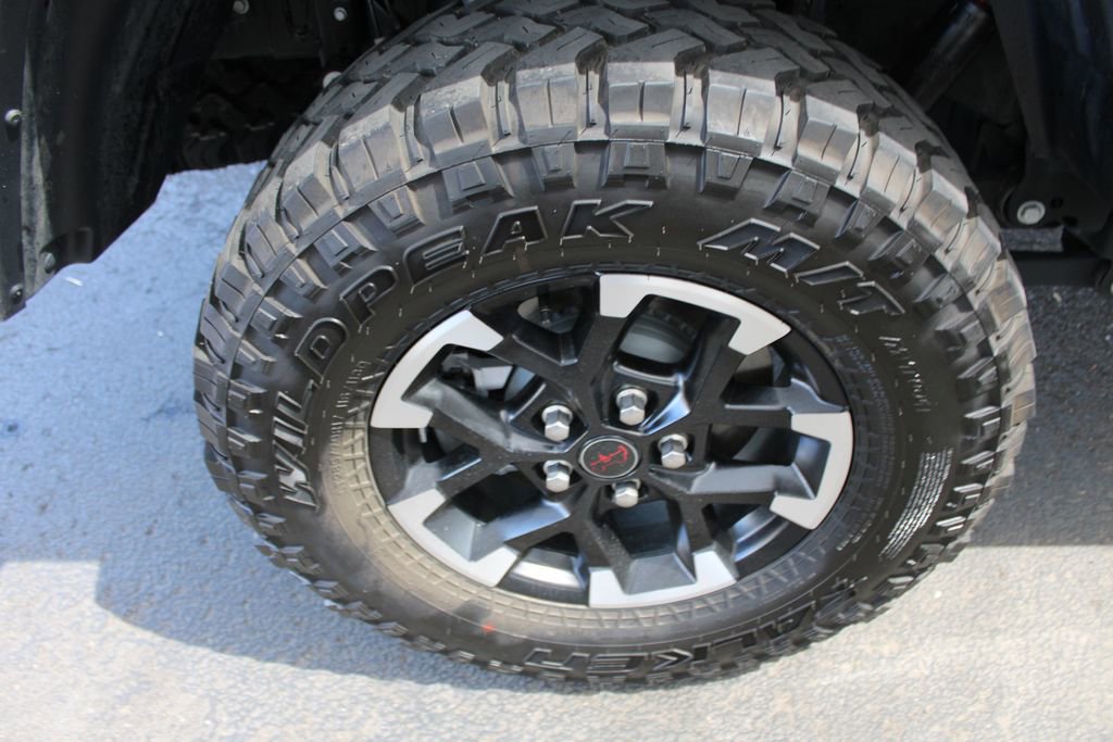 Used 2024 Jeep Gladiator Rubicon w/ Convenience Group AWD/4WD image 56