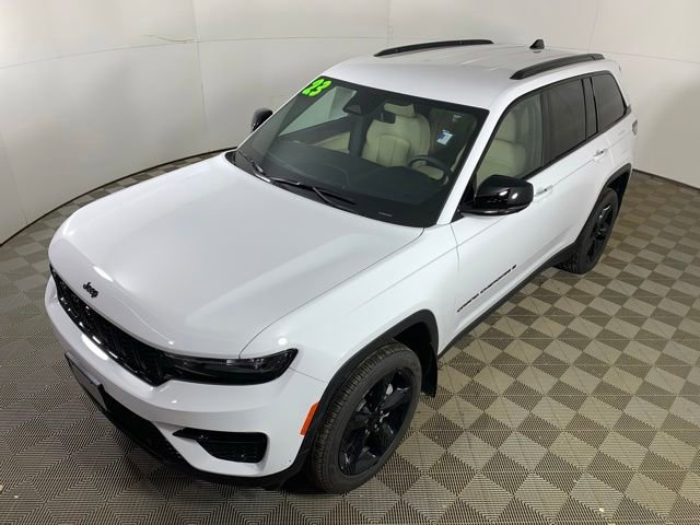 Used 2023 Jeep Grand Cherokee Limited w/ Luxury Tech Group II AWD/4WD image 9