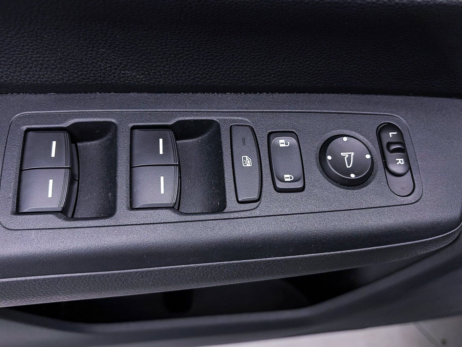 Used 2025 Honda CR-V Sport-L image 17