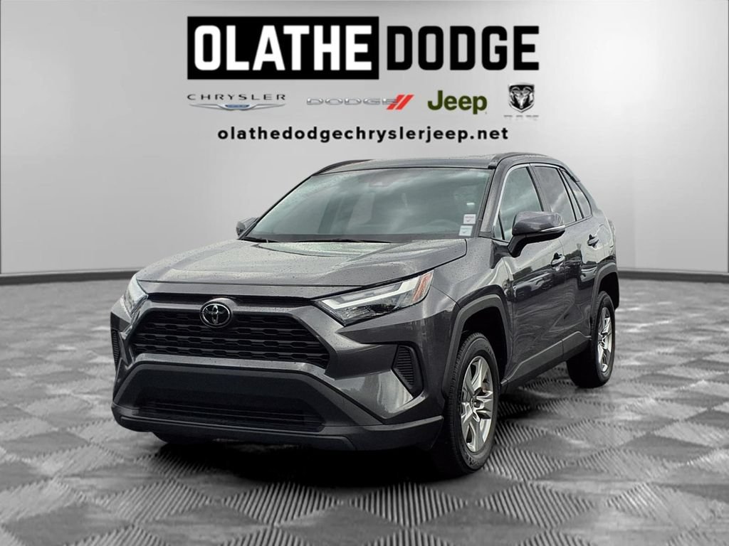 Used 2025 Toyota RAV4 XLE FWD image 1