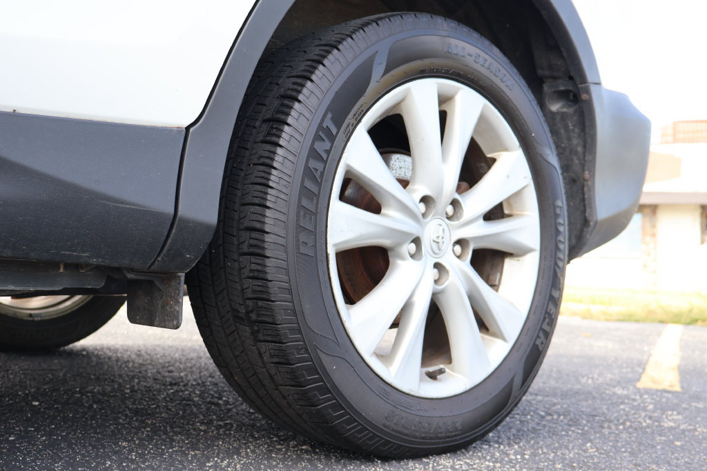 Used 2013 Toyota RAV4 Limited AWD/4WD image 48