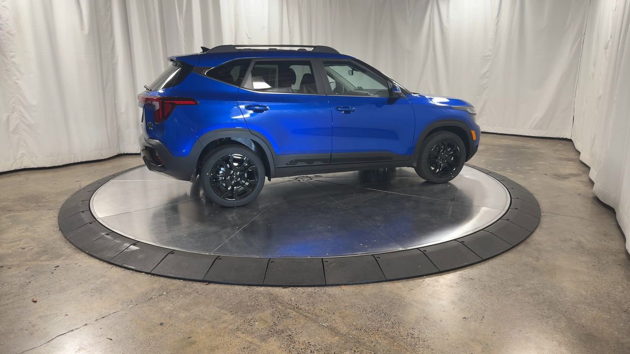 Certified 2025 Kia Seltos X-Line image 2