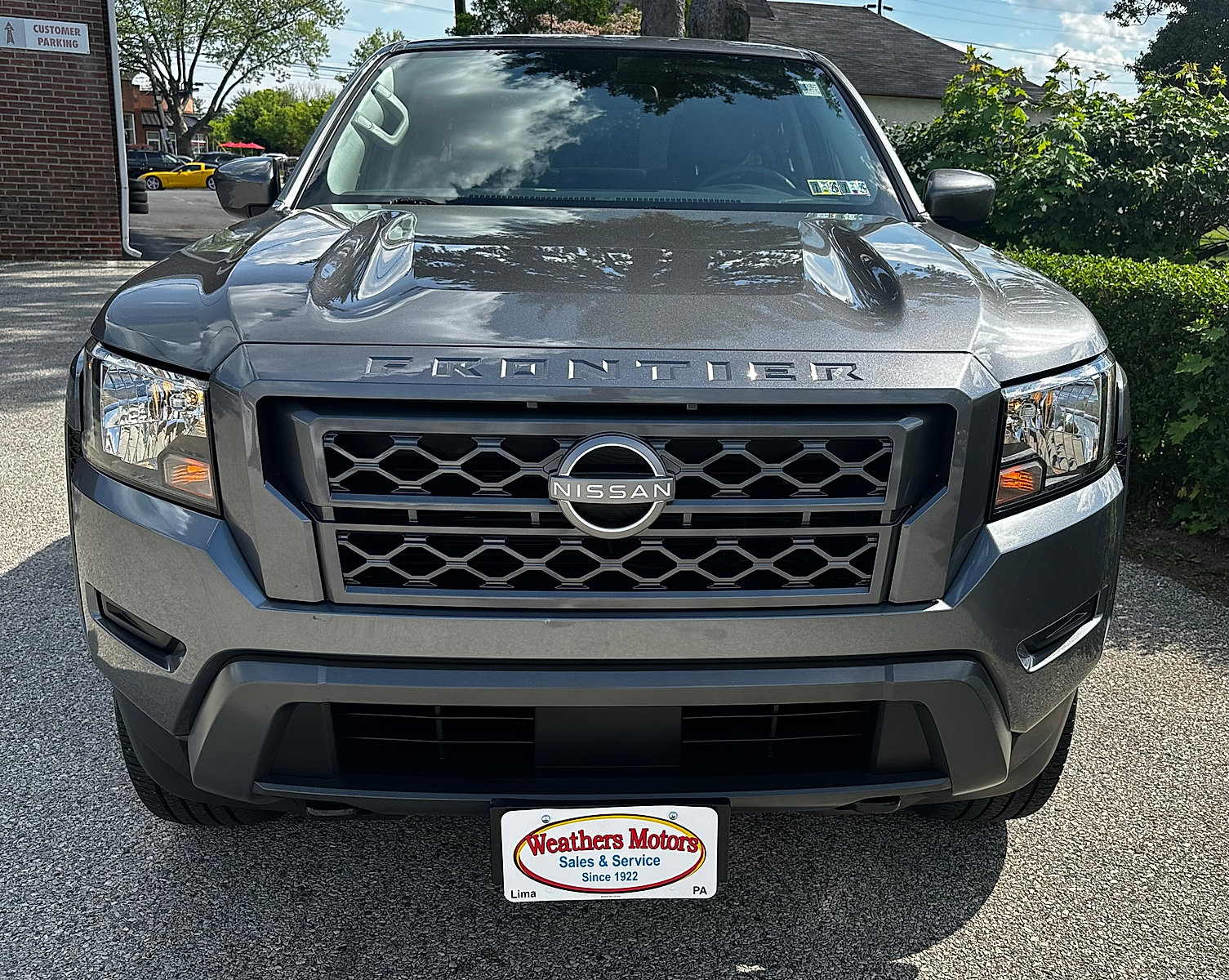 Used 2024 Nissan Frontier SV image 10