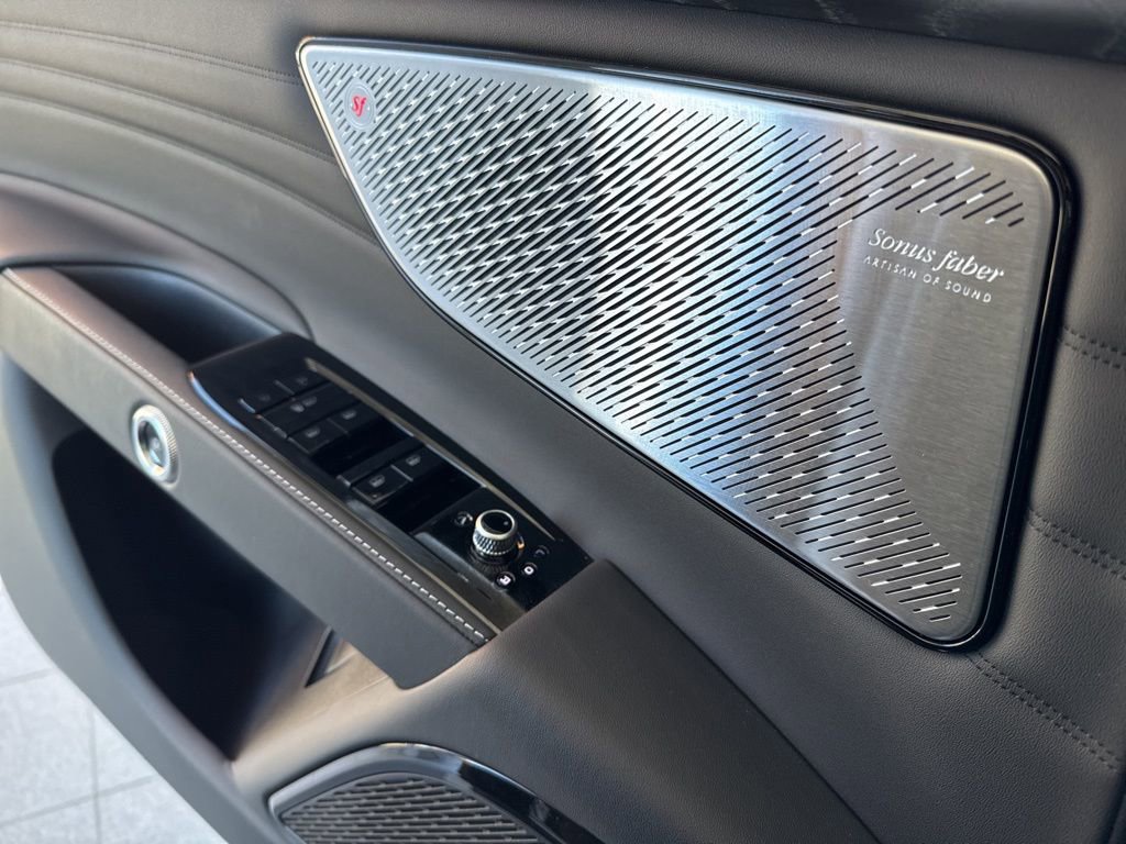 Used 2025 Maserati Grecale GT image 16