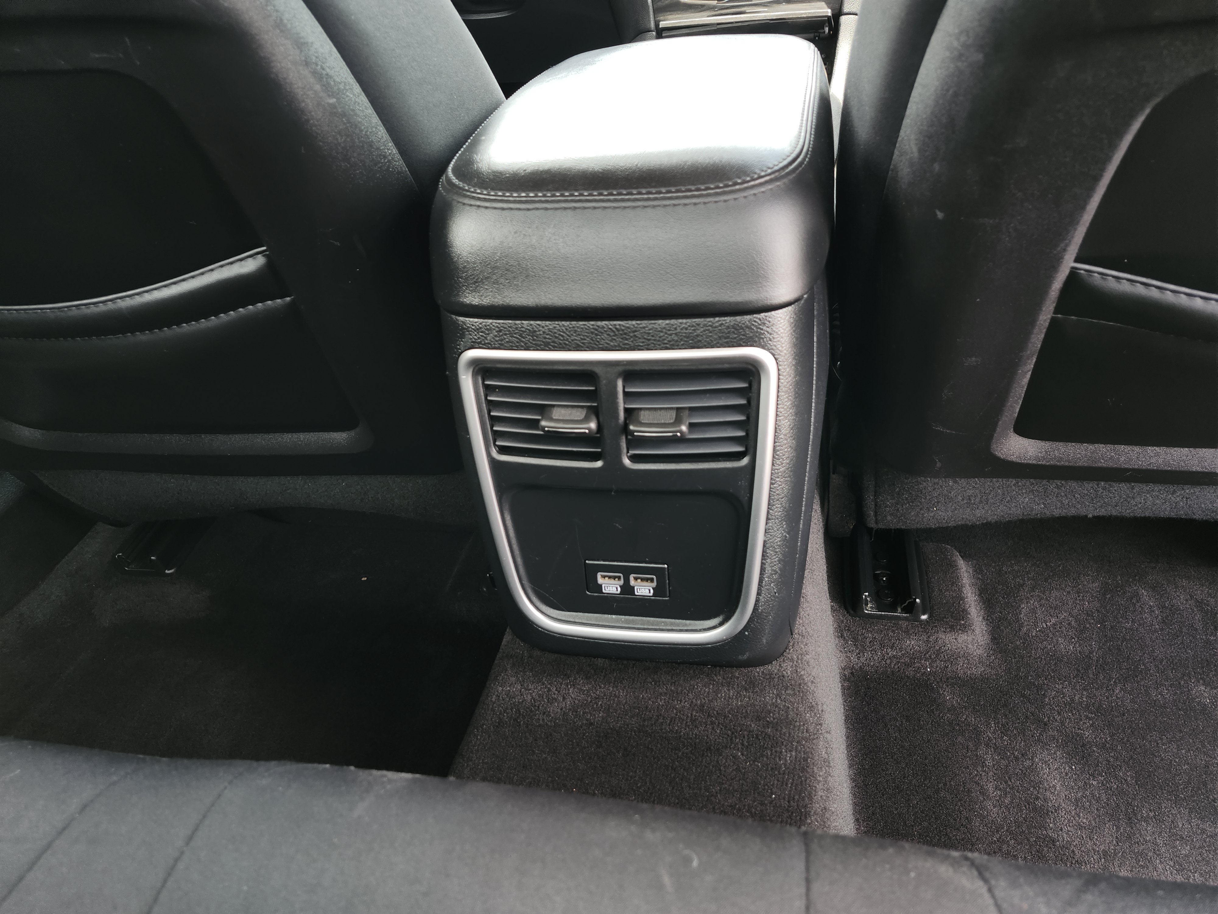 Used 2018 Chrysler 300 Touring w/ Driver Convenience Group RWD image 20