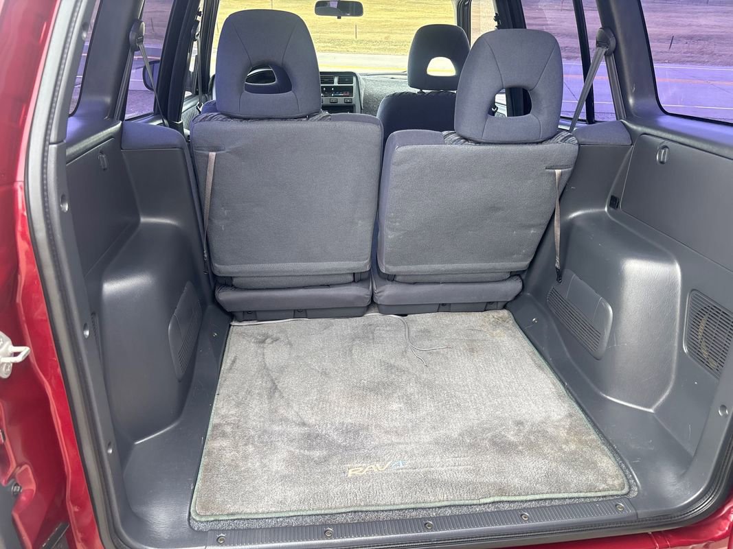 Used 1999 Toyota RAV4 2WD 4-Door image 17