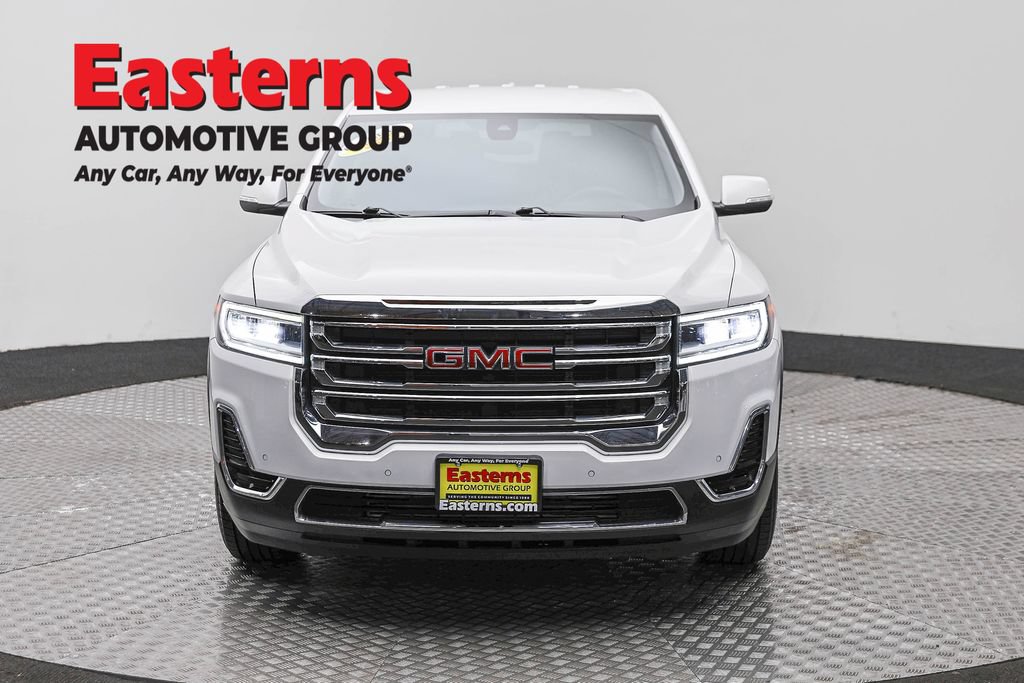 Used 2023 GMC Acadia SLE FWD image 2