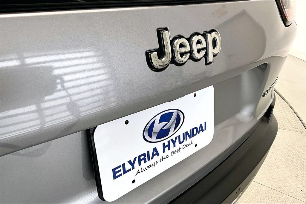 Used 2020 Jeep Cherokee Limited AWD/4WD image 30