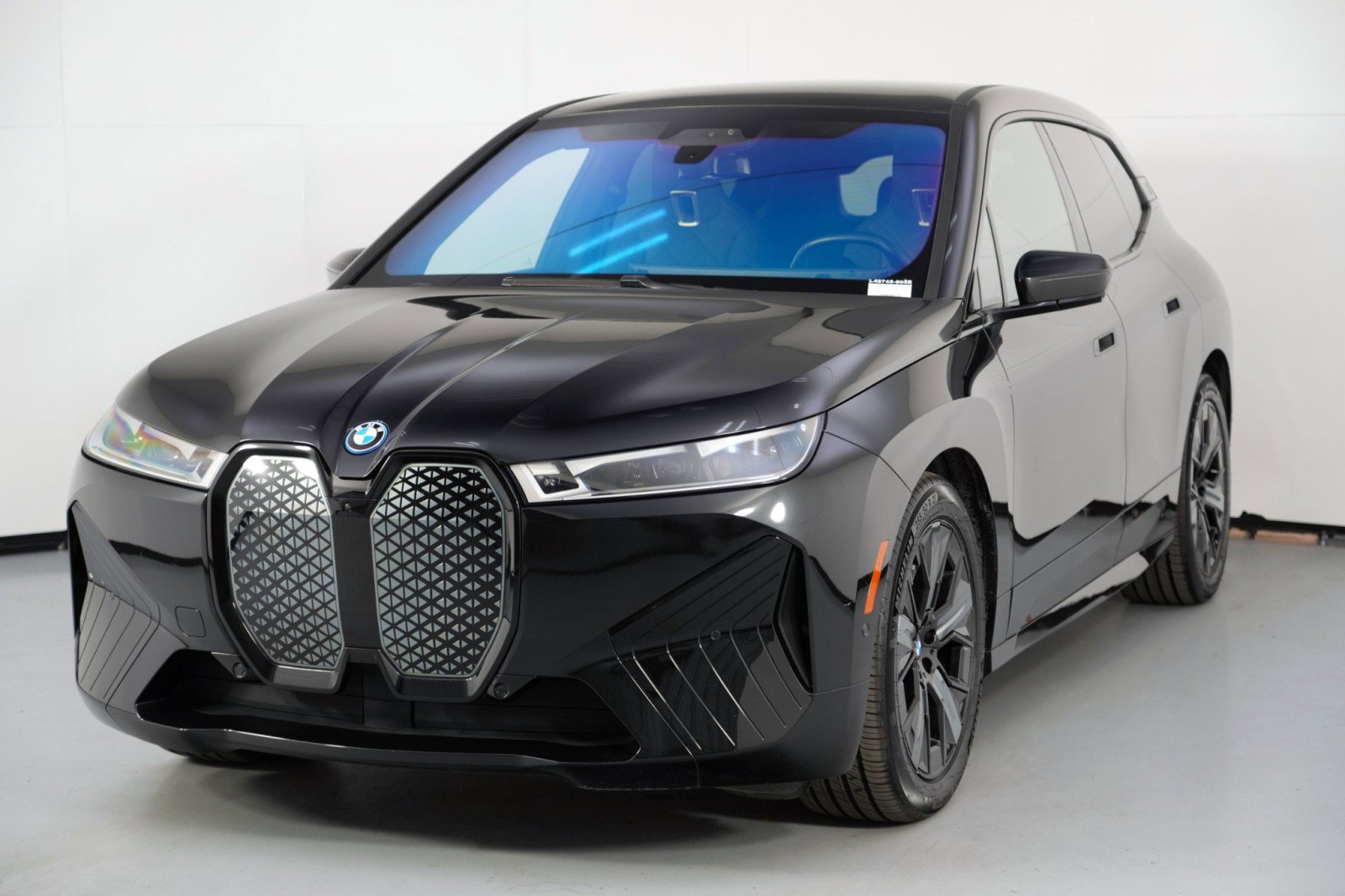 Used 2023 BMW iX M60 w/ Executive Package image 50