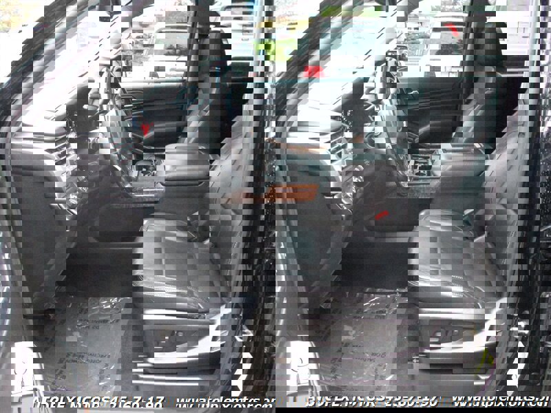 Used 2018 Chevrolet Suburban Premier image 11