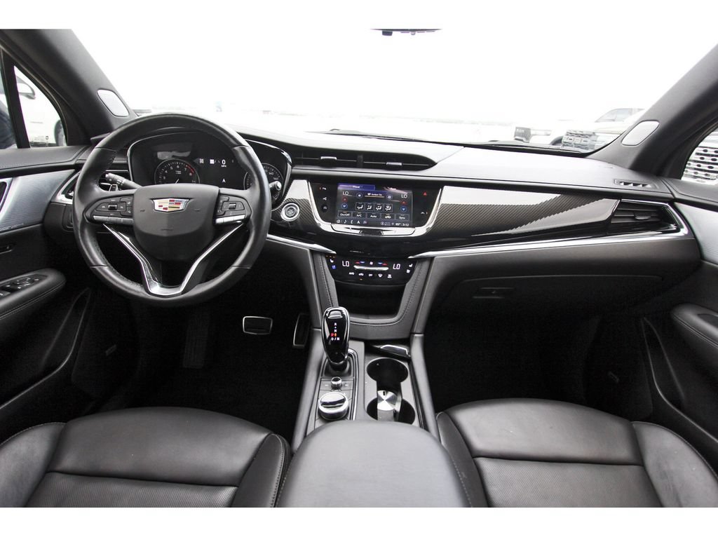 Certified 2024 Cadillac XT6 Sport w/ Technology Package AWD/4WD image 9