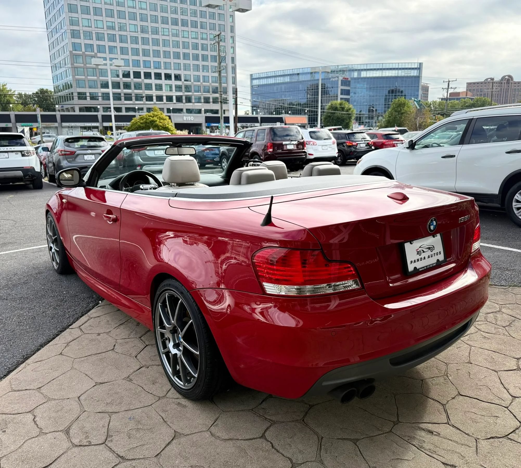 Used 2011 BMW 135i Convertible RWD image 12