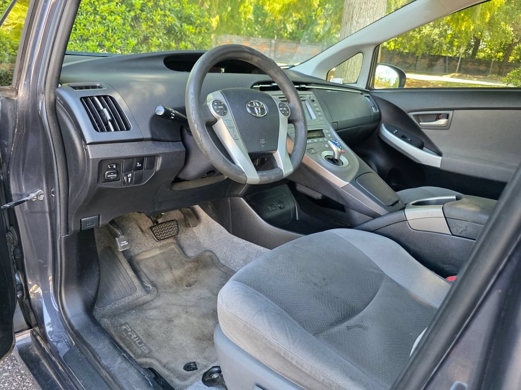 Used 2015 Toyota Prius Three w/ Solar Roof Package FWD image 11