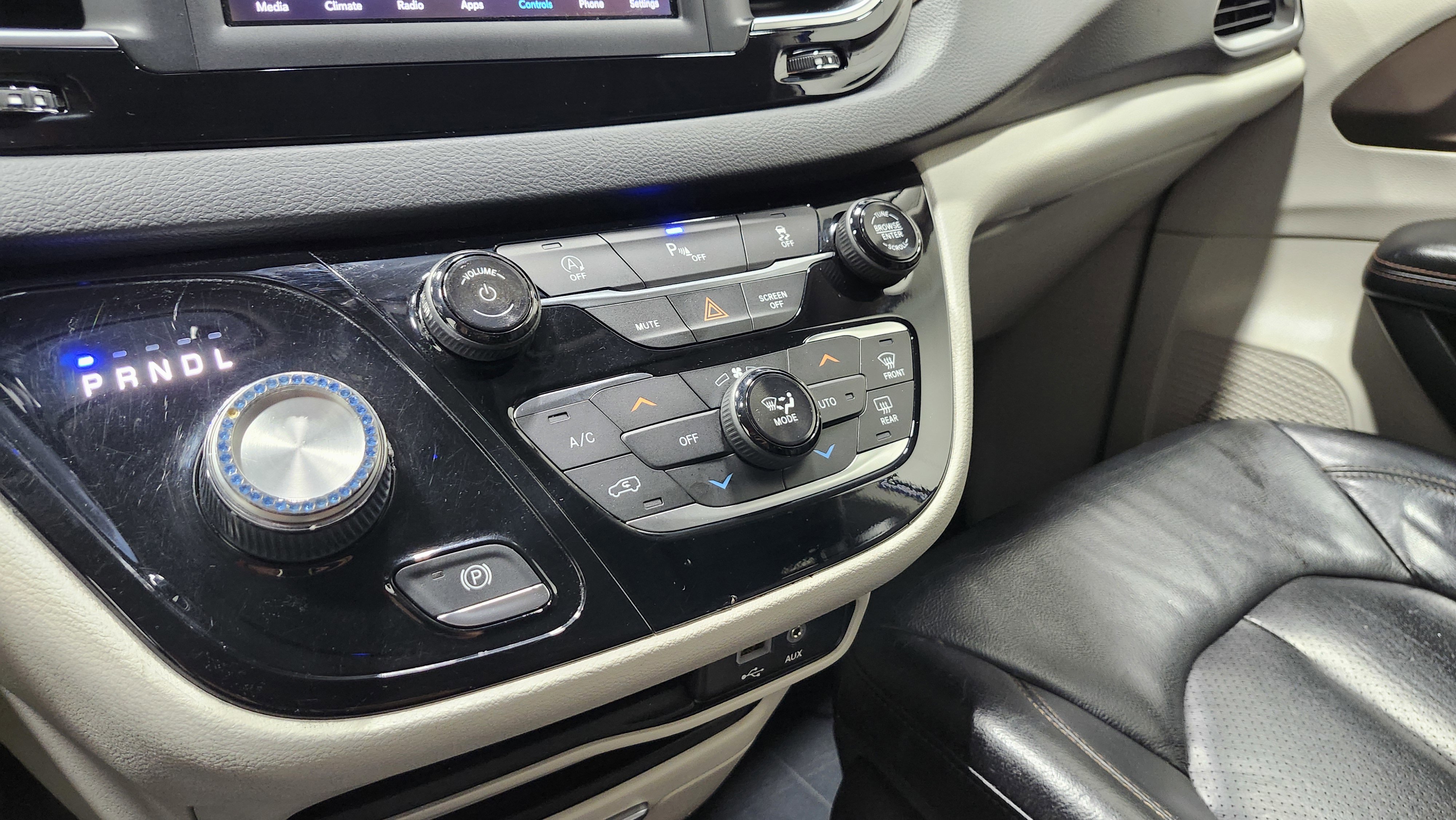 Used 2018 Chrysler Pacifica Touring-L image 29