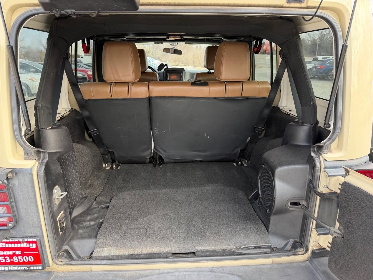 Used 2012 Jeep Wrangler Unlimited Sahara w/ Connectivity Group image 17