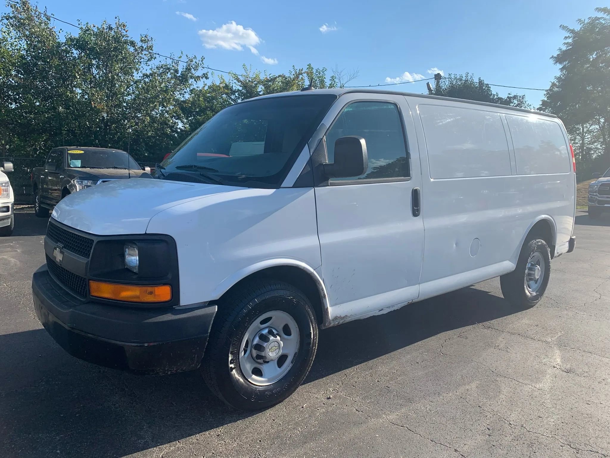 Used 2012 Chevrolet Express 2500 image 3