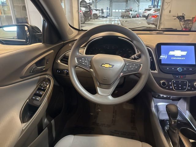 Used 2025 Chevrolet Malibu LT image 14
