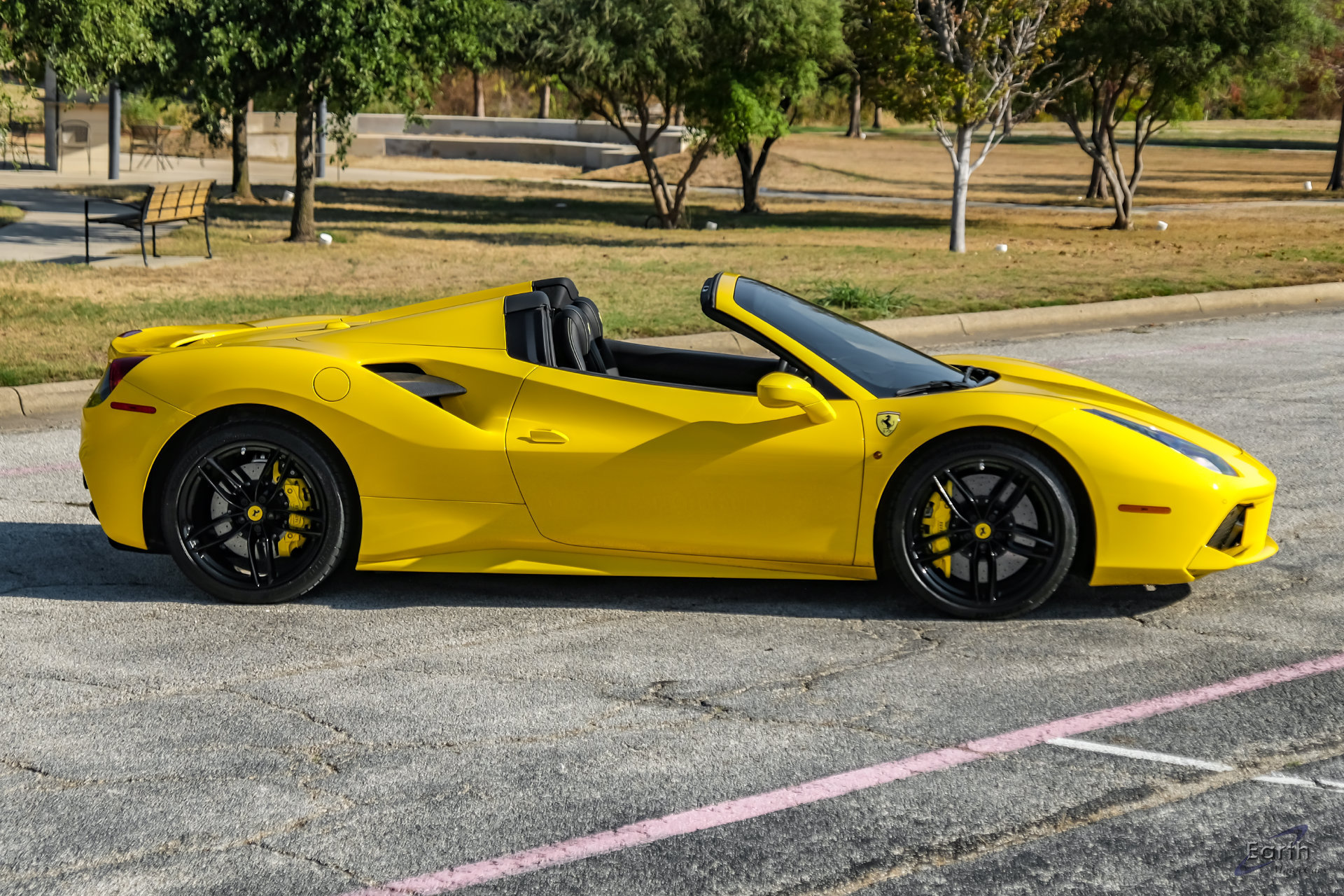 Used 2018 Ferrari 488 Spider RWD image 30