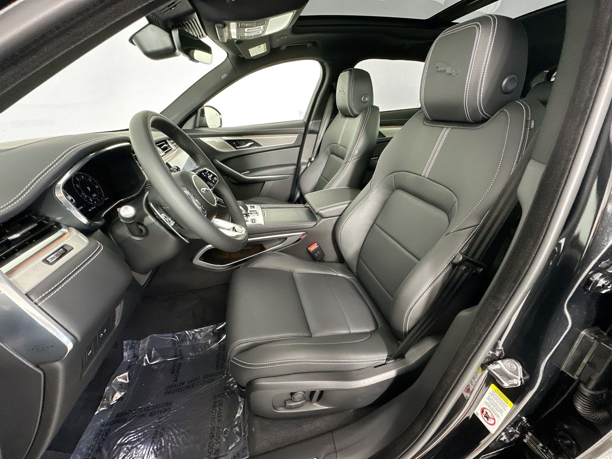 Certified 2026 Jaguar F-PACE R-Dynamic S AWD/4WD image 19