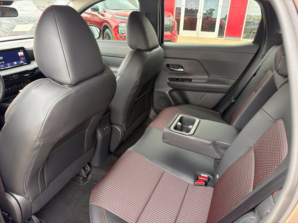New 2027 Nissan Kicks SR AWD/4WD image 17