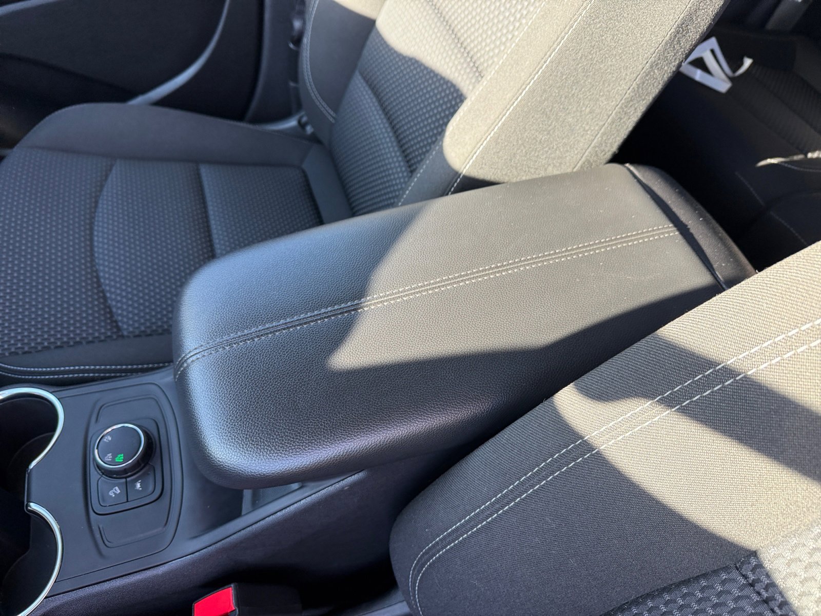 Used 2024 GMC Terrain SLE image 14