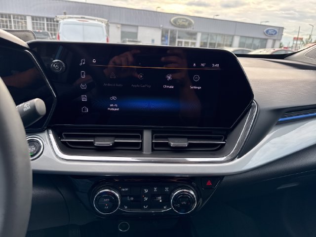 Used 2025 Chevrolet Trax LT w/ Driver Confidence Package FWD image 20