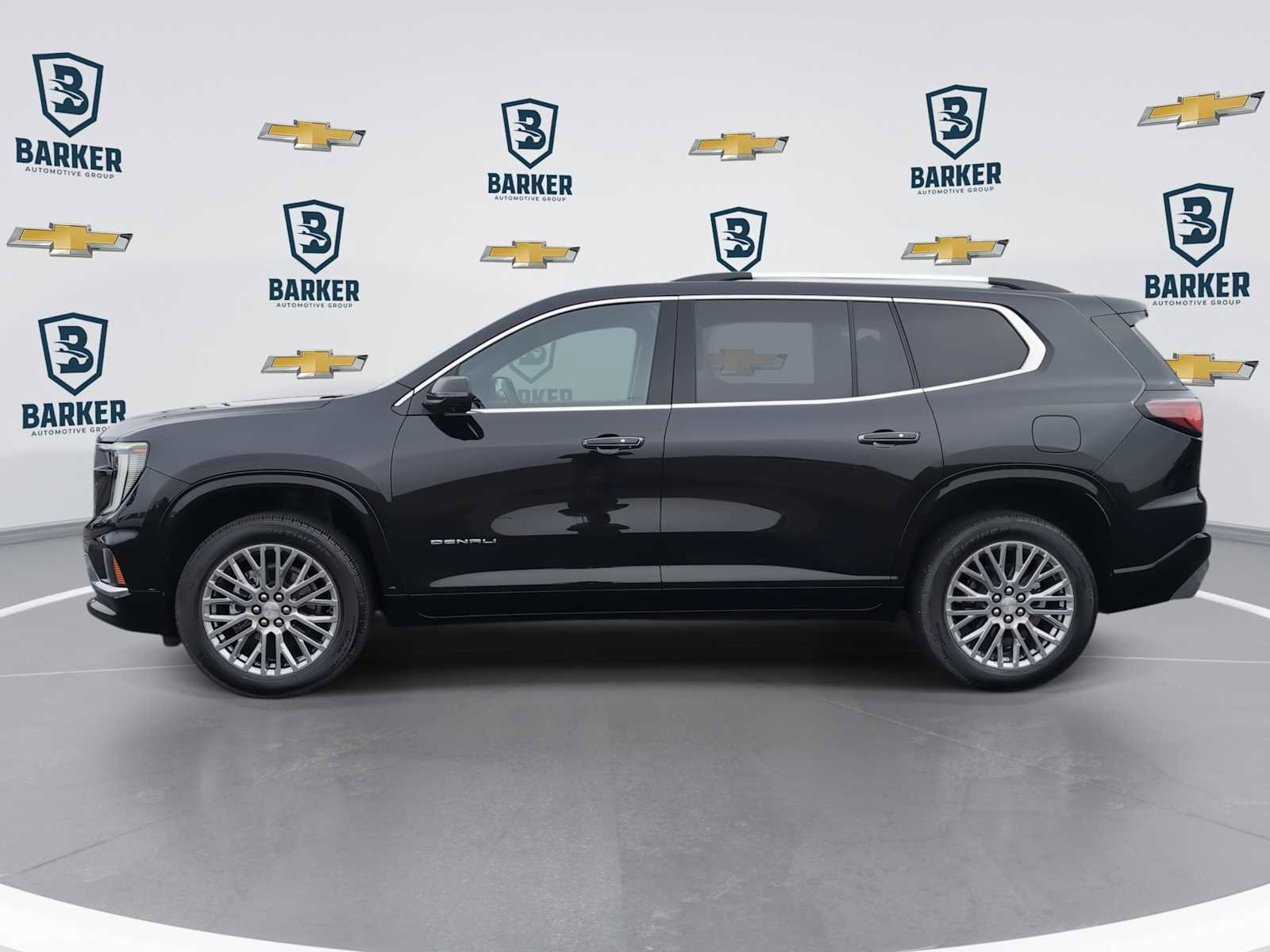 Used 2024 GMC Acadia Denali AWD/4WD image 5